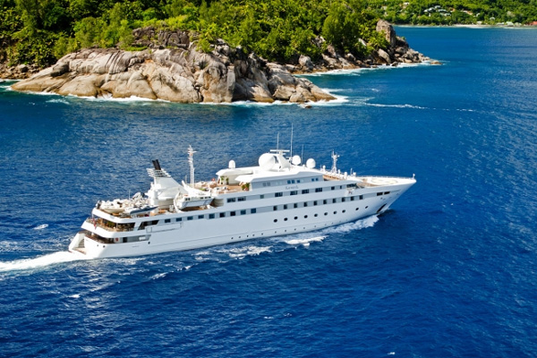 Lauren L Crewed Power Yacht Charter