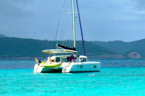 Horizons Crewed Catamaran Charter