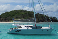 Catamaran Invictus