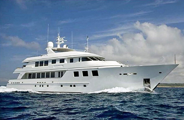 Mim Crewed Power Yacht Charter