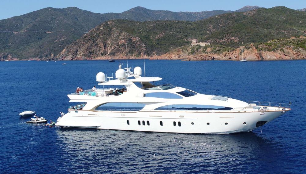 Sweet Emocean Crewed Power Yacht Charter